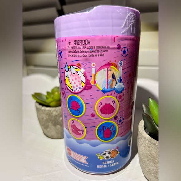 BARBIE COLOR REVEAL DOLL - Picture 2 of 3